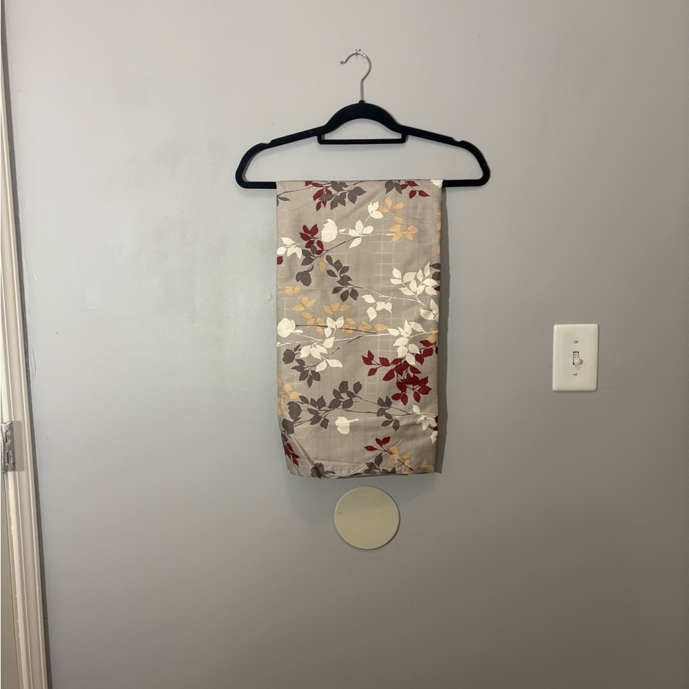 Floral Patterned blackout curtain panels - Picture 2 of 5